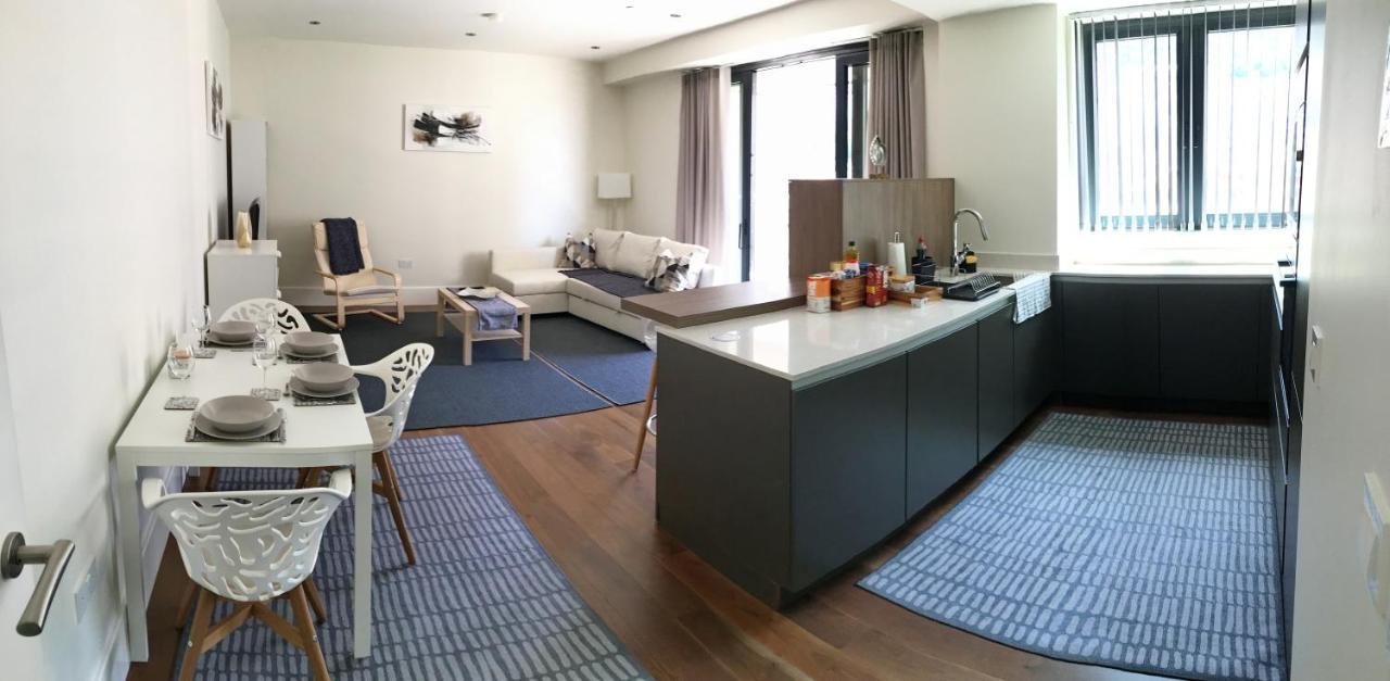 Luxurious Central Apartment With Pool ジブラルタル エクステリア 写真